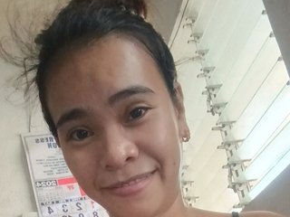 Erotinis vaizdo pokalbis SubmissiveHoneyJean