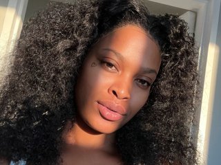 Erotinis vaizdo pokalbis Sugababiie