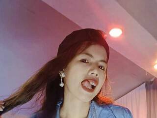 Erotinis vaizdo pokalbis SugarBells