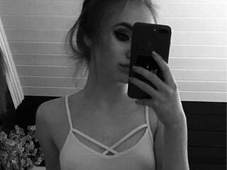 Erotinis vaizdo pokalbis SusanLyn