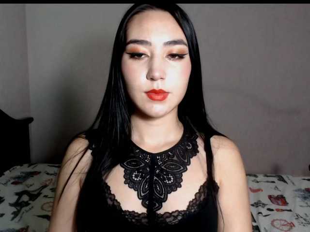 Nuotraukos SuziLyona Hello, my name is Suzi. It's my second week here and waiting to found new friends and get new experience. Let's improve this show together.I work dance teacher.i make charity stream i love animal and we can Help together all Money today i spent