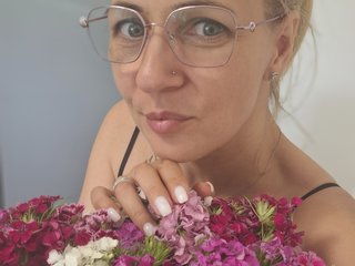 Erotinis vaizdo pokalbis Sweetaniaa