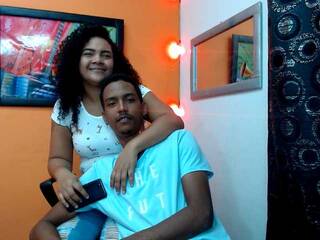 Erotinis vaizdo pokalbis SweetCoupleX