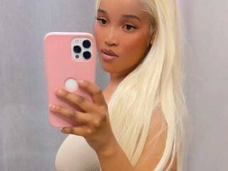 Erotinis vaizdo pokalbis Sweetheartcocomwllow