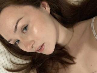 Erotinis vaizdo pokalbis SweetLindan