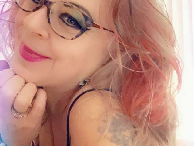 Profilio nuotrauka April_XO