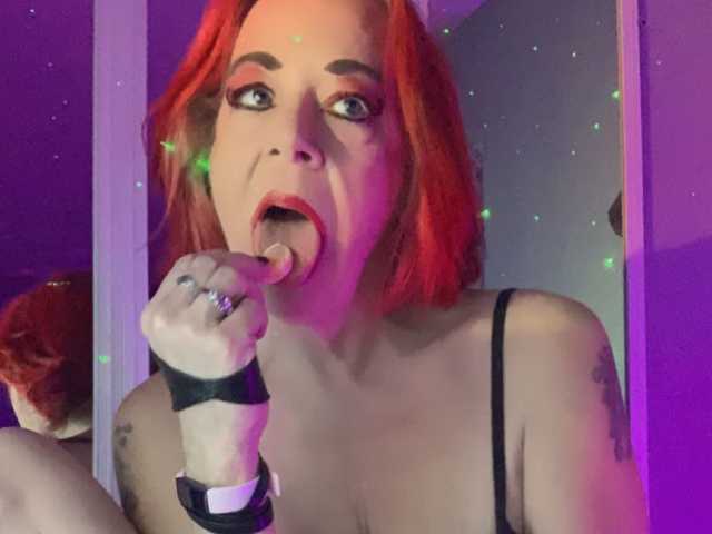 Profilio nuotrauka April_XO