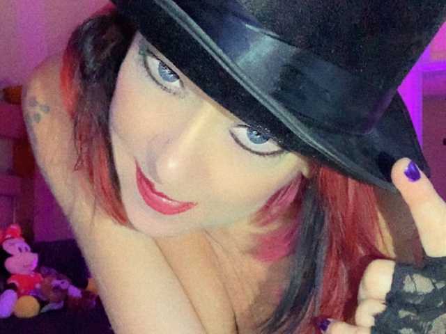 Profilio nuotrauka April_XO