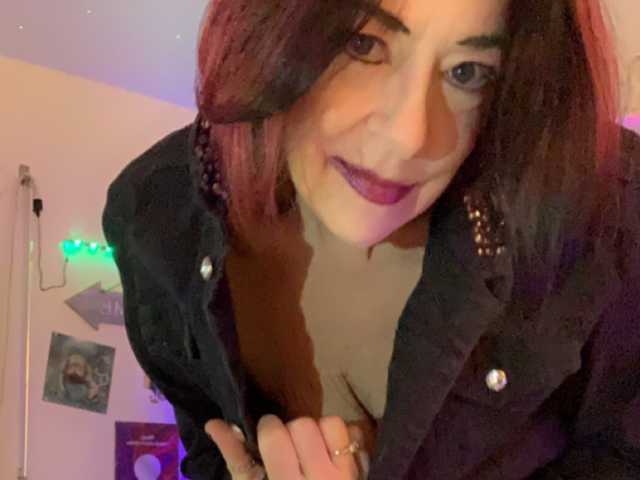 Profilio nuotrauka April_XO