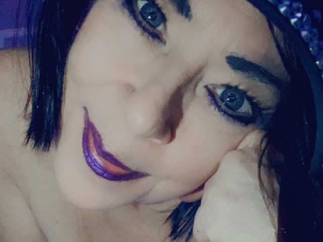 Profilio nuotrauka April_XO