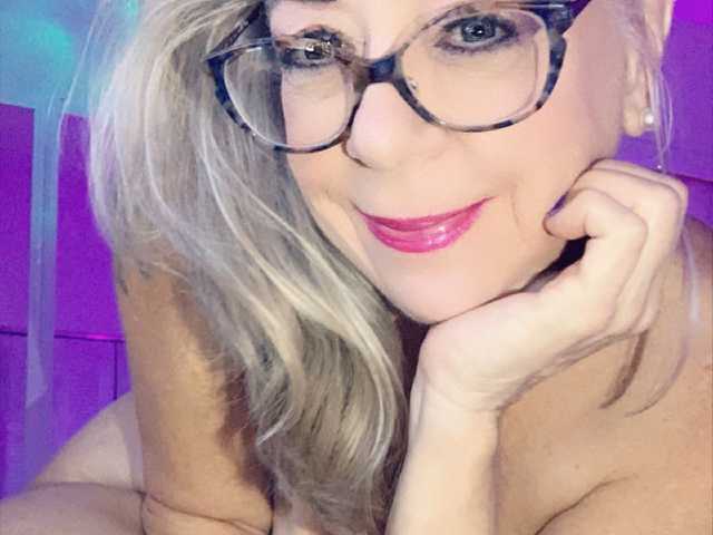 Profilio nuotrauka April_XO