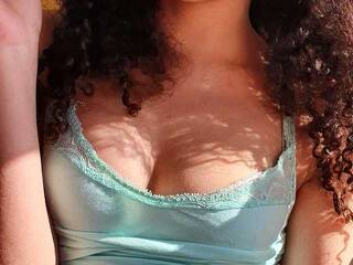 Erotinis vaizdo pokalbis SweetTeenPrincess