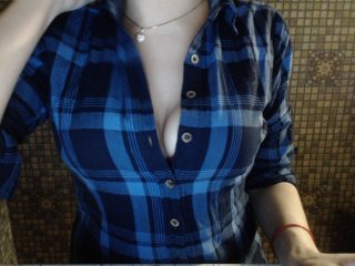 Nuotraukos SweetValeri Hi)) I look at your cameras, 20 tokens. Chest 50 tokens. Toy in private chat group