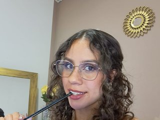 Erotinis vaizdo pokalbis SylvannaMorelli