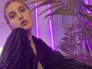 Erotinis vaizdo pokalbis TallTiranda