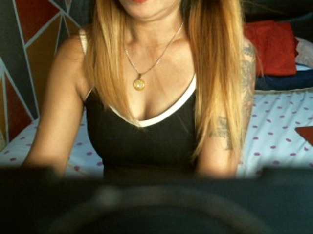 Nuotraukos Tamira72 hello sexy im horny wanna play in private..if u want to see how sexy i am im here and send me ur tokens..im ready to show up..;