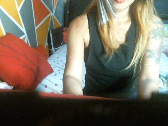 Nuotraukos Tamira72 hello sexy im horny wanna play in private..if u want to see how sexy i am im here and send me ur tokens..im ready to show up..;