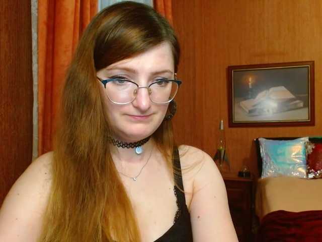 Nuotraukos tastyAriel Sweet and yet dang naughty ;) #innocentface #sweet #petite #glasses #fetish #natural #domina #teaser #cfmn #joi #cei #cbt #sph