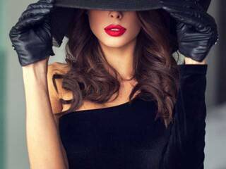 Erotinis vaizdo pokalbis TattyAnal