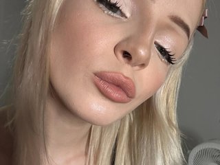 Erotinis vaizdo pokalbis TaunyaMoyle