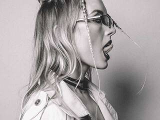 Erotinis vaizdo pokalbis technobabe