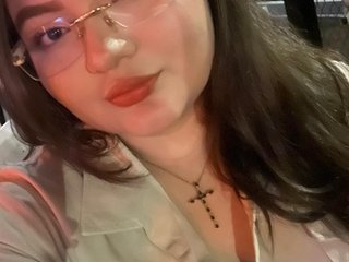 Erotinis vaizdo pokalbis TessaSinclaire