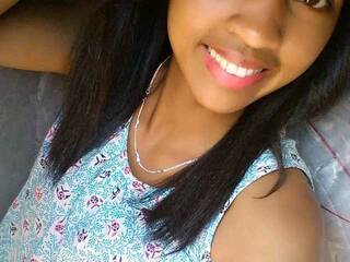 Erotinis vaizdo pokalbis Maellah