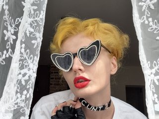 Erotinis vaizdo pokalbis ThaliaWhisper