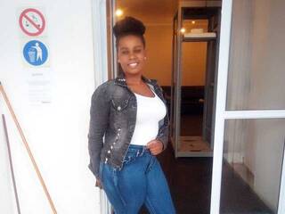 Erotinis vaizdo pokalbis Thando7532