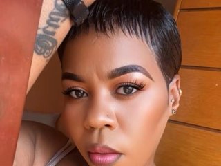 Erotinis vaizdo pokalbis THICKBUNNYCHICKxx