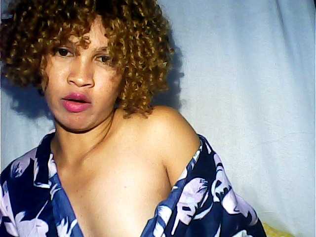 Nuotraukos TIFFANIW 10 boobs15 ass20 pussy30 naked60 fuck ass35 for see your cam