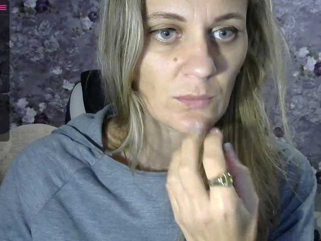 Nuotraukos Tiiffany I am grateful !! if you want fantasy, throw tokens, add to your friends and write in the LC, welcom, camera 25 current, sisi 150, priest 80, you want to see happy 444 .. group and full private ... change clothes 20 current. like 5 curren 200 erotic dance