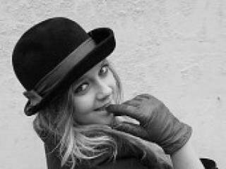 Erotinis vaizdo pokalbis tiinna