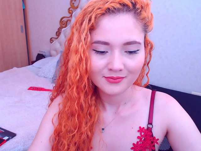 Nuotraukos TinaCarlylee #latina #Lovense #curlyhair #bigass #tits #girls