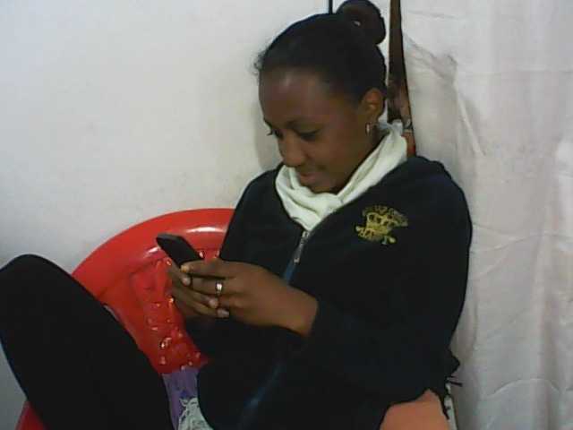 Transliacijos ekrano nuotraukos tinychloe