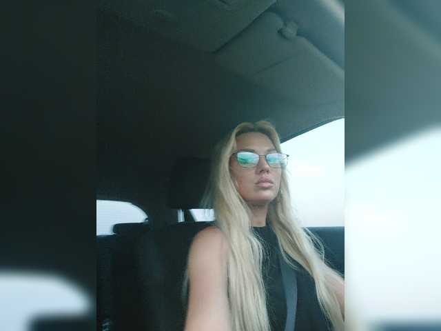 Transliacijos ekrano nuotraukos Tory-Joy