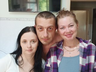 Erotinis vaizdo pokalbis Triopara