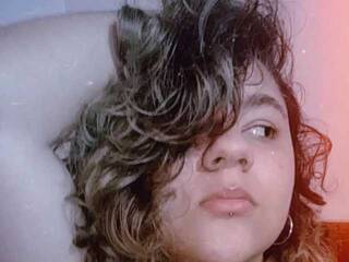 Erotinis vaizdo pokalbis tuti-lii