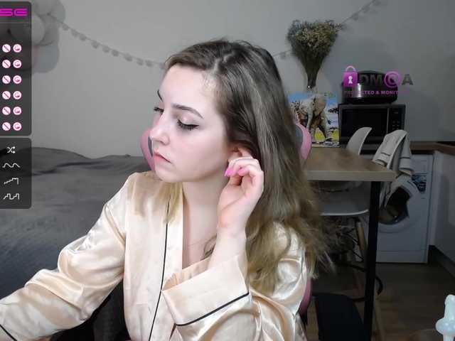 Transliacijos ekrano nuotraukos TWINKLE--