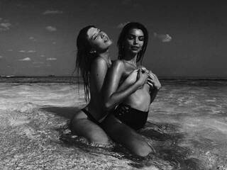 Erotinis vaizdo pokalbis twogirls3