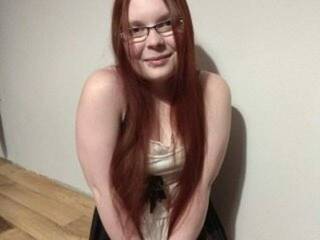 Erotinis vaizdo pokalbis CuteTinySlut