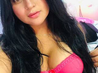 Erotinis vaizdo pokalbis UmayWatson