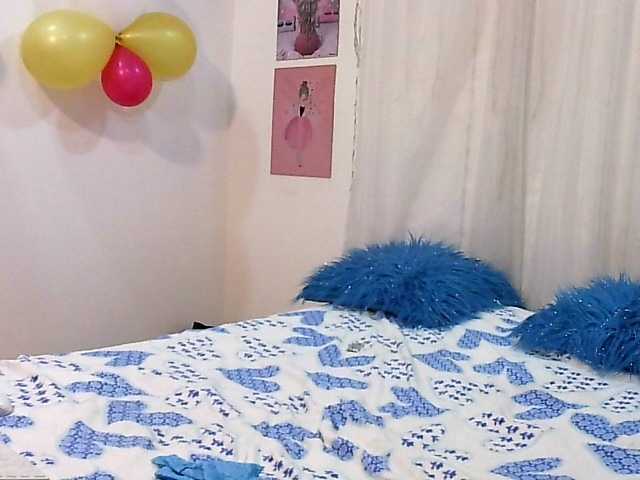 Nuotraukos valeriiaa-hot hi guys welcome to my room play with me #anal #squirt #lovense #pantyhose #teen #bigboobs