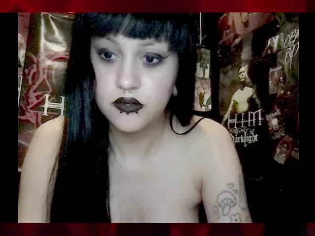 Transliacijos ekrano nuotraukos vampirevixen