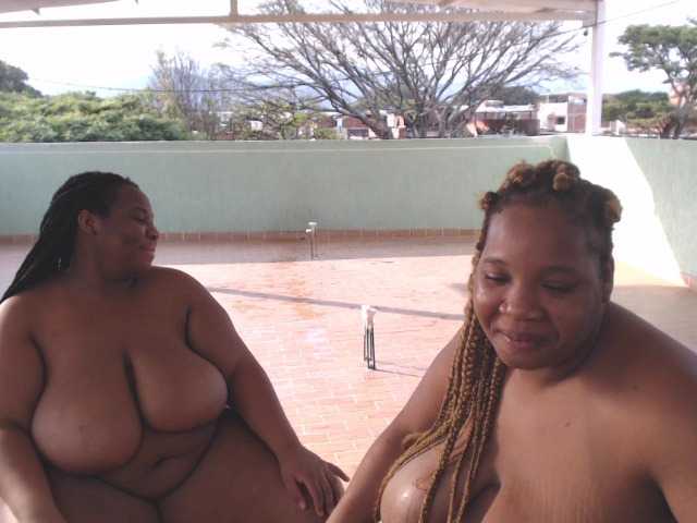 Nuotraukos VaneAndEvee When I feel really good, you will have the pleasure of seeing me cum everywhere #BBW #latina #feet #shaved #colombian #chubby #cum #squirt #bigclit #bigtits #bigass #blowjob #lovense #couple#lush#domi