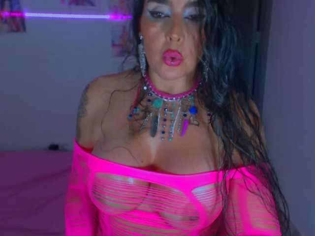 Nuotraukos vanessita Hellow guys, welcome!! PVT is open..!! let's have fun... OF @dulce_vanessita