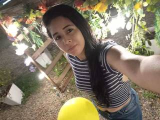 Erotinis vaizdo pokalbis vanesab