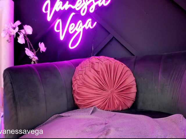 Nuotraukos VanessaVega follow me on ig @realvanessavegaCome have fun with me papi♥ random level 88 spank me 69 Like me 22♥ wave 122♥ #squirt #bigboobs #interactivetoy #teen #cum