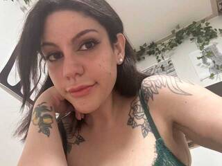 Erotinis vaizdo pokalbis Velvet-Berry99