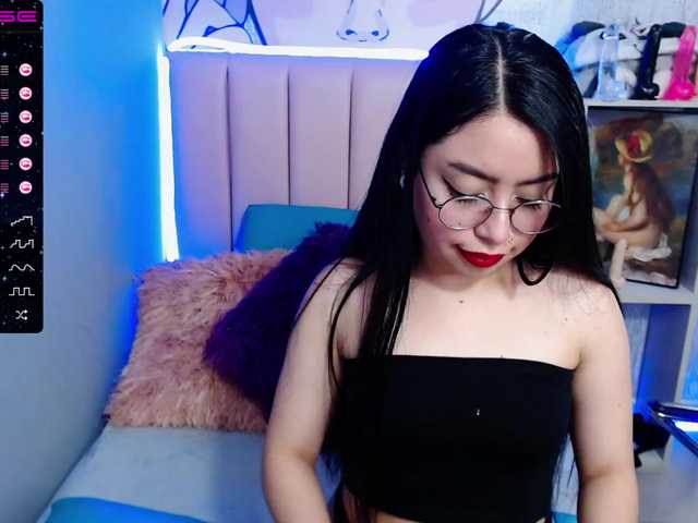 Nuotraukos VeronicaBrook Hey i am new ♥ GOAL: SHOW CUM♥ Come on an play with me♥ Lush is on♥ control lush 222tkns15 min♥ #daddy #c2c #lovense #18 #latin 333